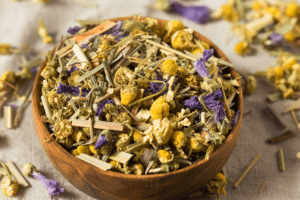 Beneficios y Usos de la Manzanilla Seca: Un Remedio Natural para tu Salud