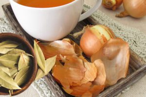 Té de Cebolla y Laurel para Aliviar la Tos: Receta Natural para Limpiar los Pulmones