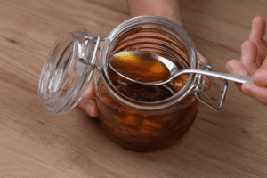Remedio Natural con Miel y Jengibre para el Dolor de Garganta y la Limpieza Pulmonar 🍯🌿