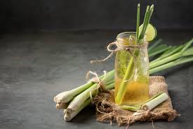 Agua de Limoncillo: Beneficios y Receta para Mejorar tu Salud